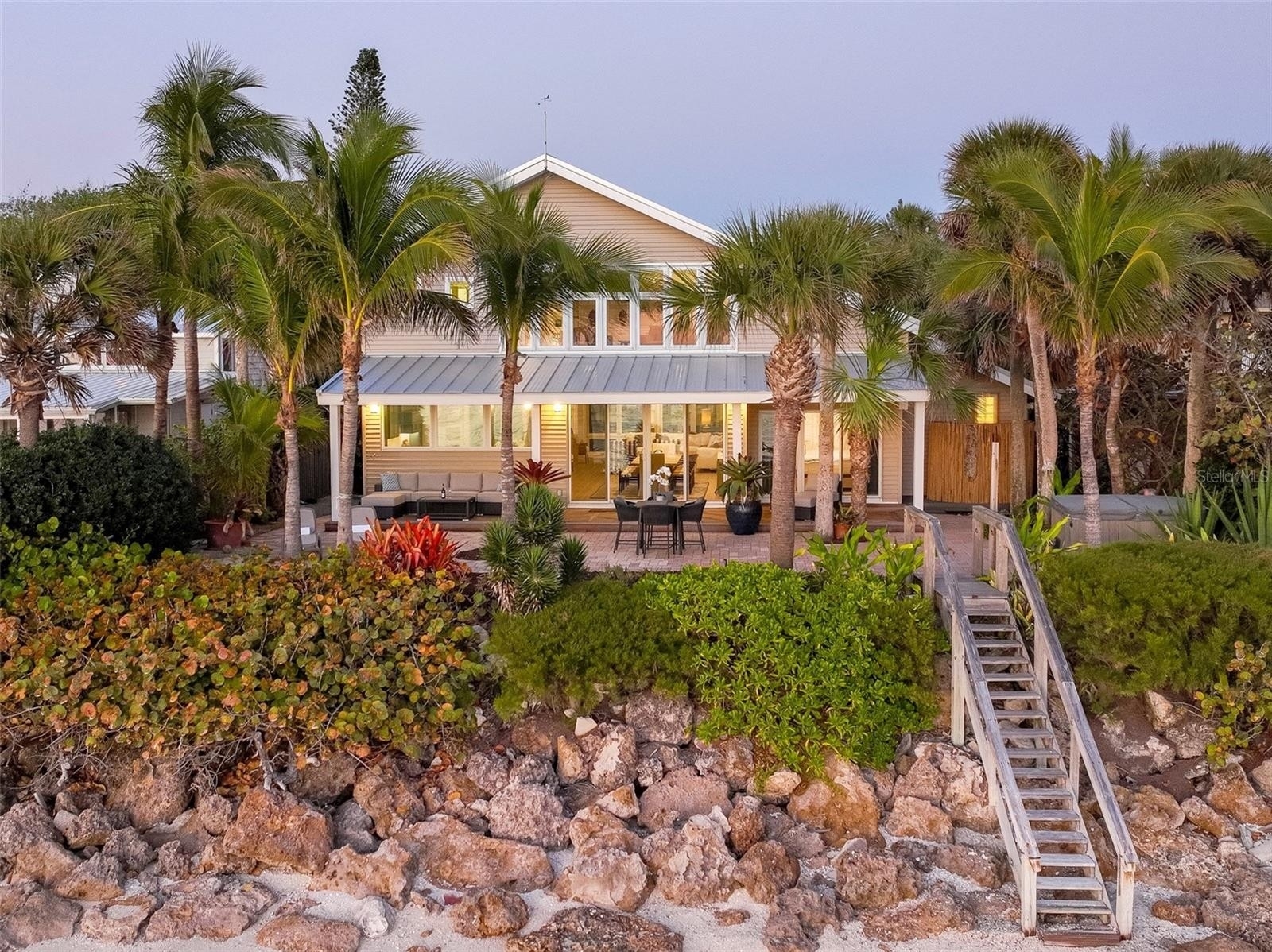 10. Single Family Homes for Sale at Sarasota, FL 34242