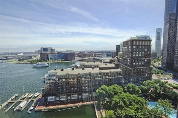 Condominium at 85 East India Row , 2E Boston