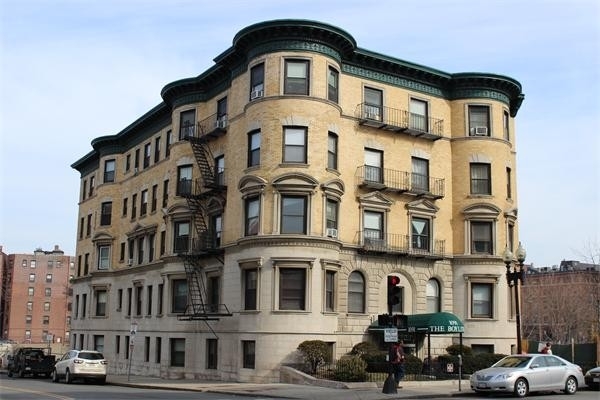 Condominium at 1091 Boylston St , 36 Boston