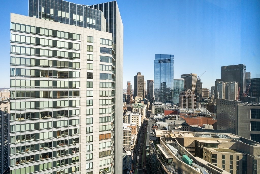 33. Condominiums for Sale at 2 Avery Street , 30EF Midtown, Boston, MA 02111