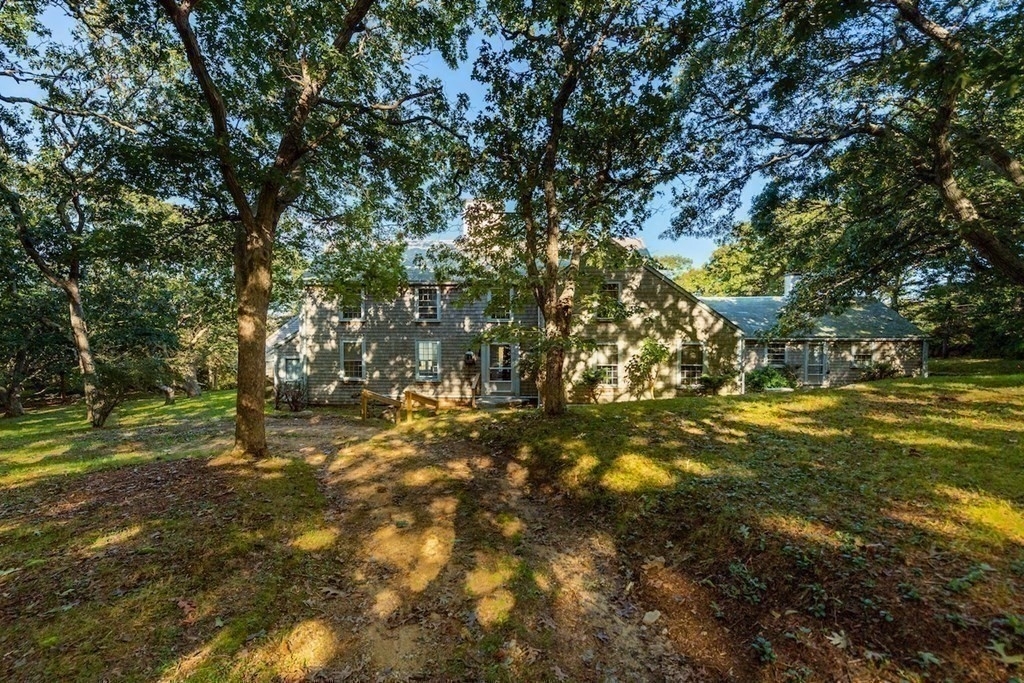 4. Single Family Homes for Sale at West Tisbury, MA 02575