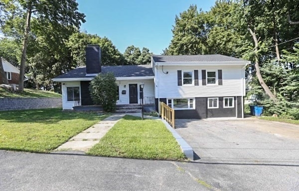 547 Lowell St Lawrence, MA 01841