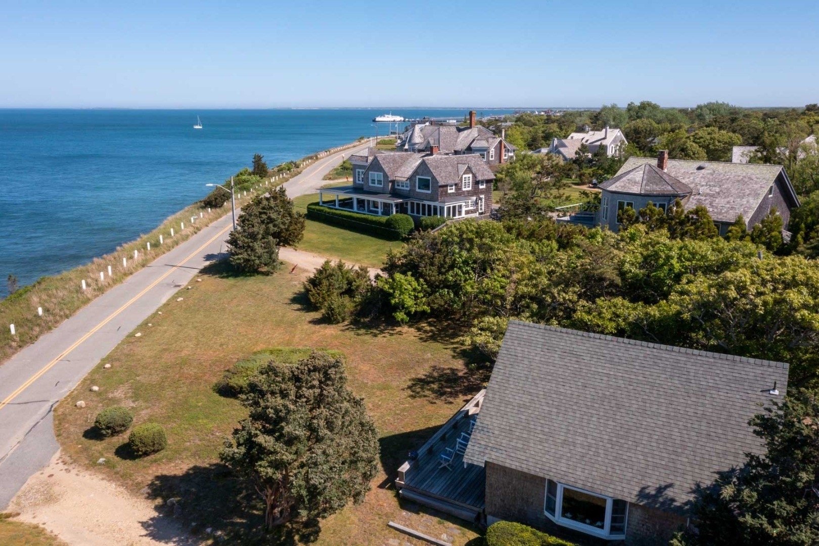 7. Single Family Homes for Sale at East Chop, Oak Bluffs, MA 02557