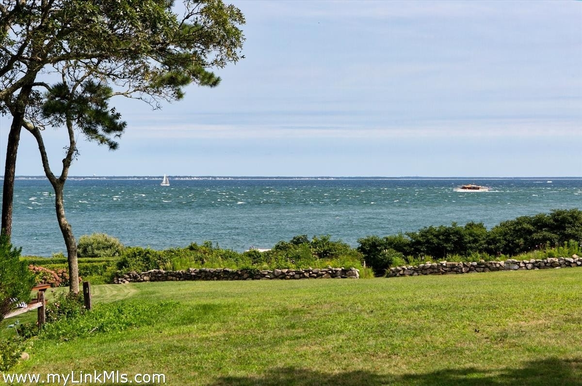 28. Single Family Homes for Sale at Tisbury, Vineyard Haven, MA 02568