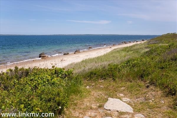 28. Single Family Homes for Sale at West Tisbury, MA 02575