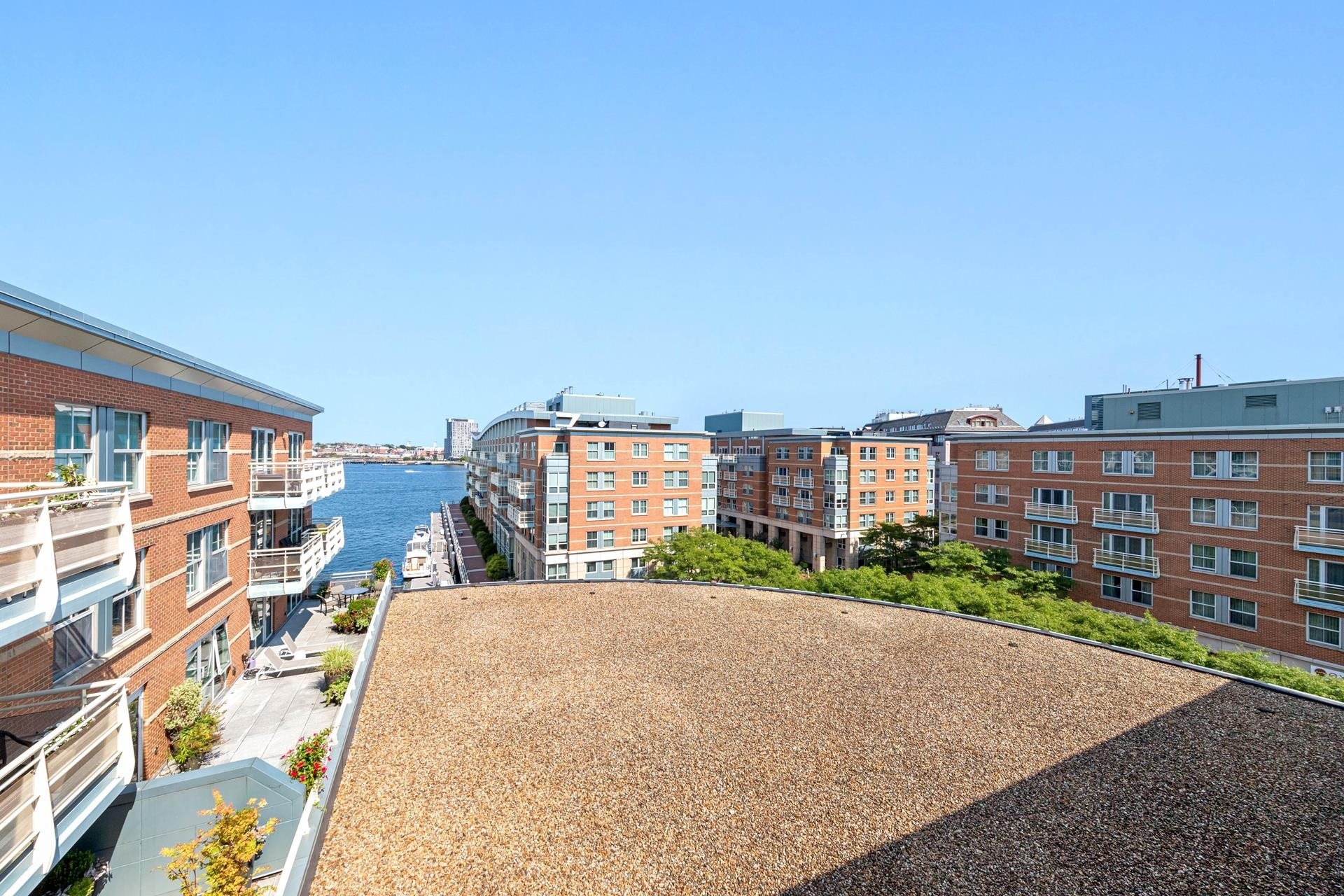 21. Condominiums for Sale at 2 Battery Wharf , 2504 Waterfront, Boston, MA 02109
