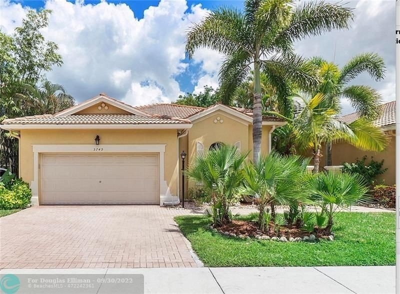 Single Family Home at Coral Springs