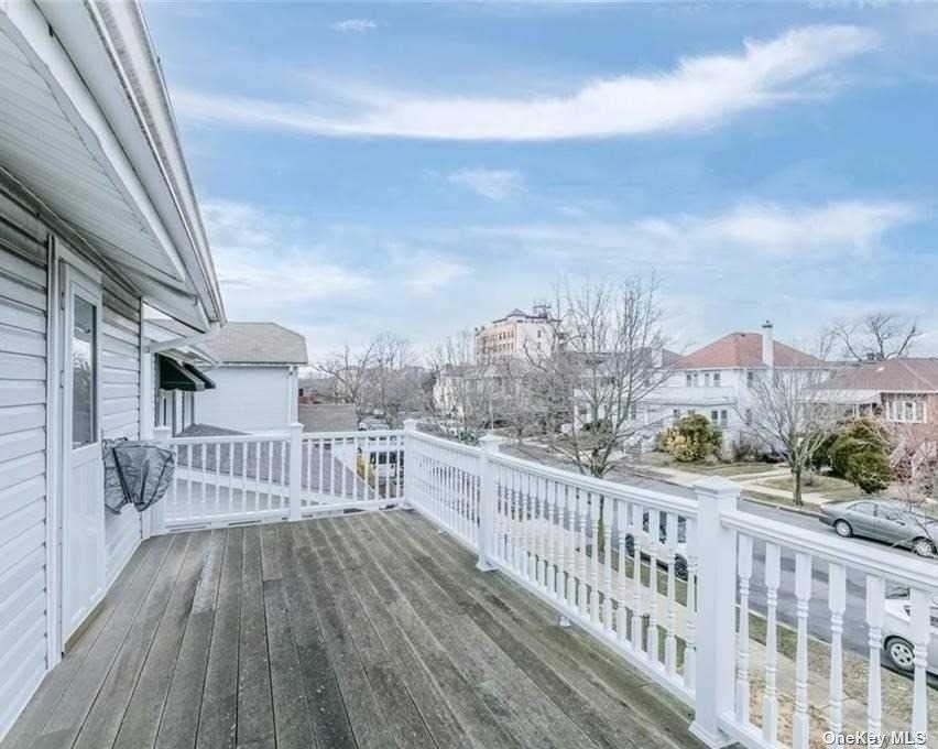 19. Single Family Homes for Sale at Central District, Long Beach, NY 11561