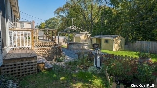 2. Single Family Homes for Sale at Syosset, NY 11791