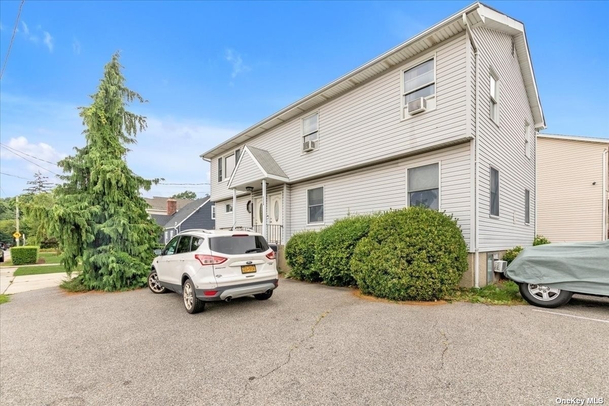 Multi Family Townhouse for Sale at Wantagh, NY 11793
