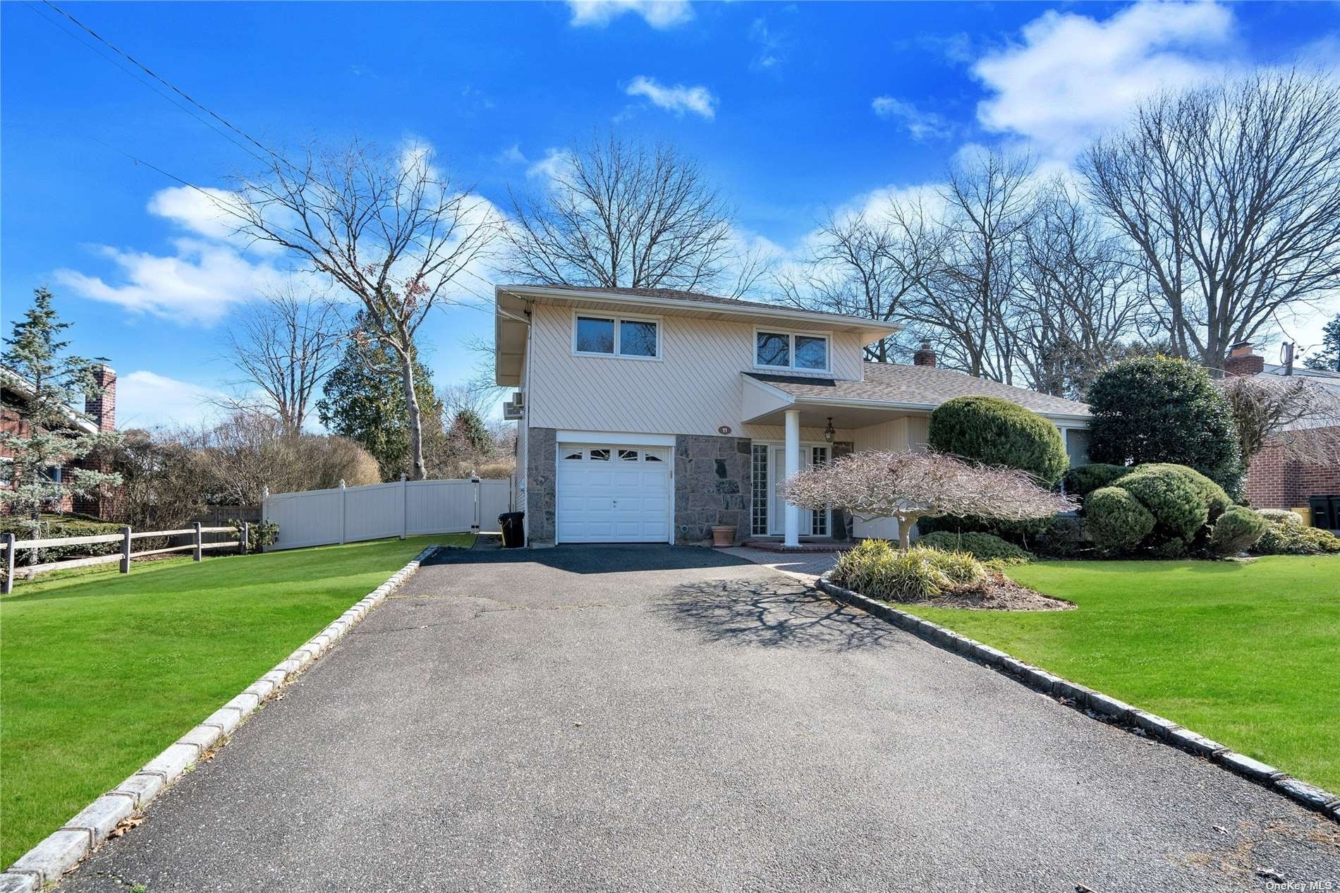 Single Family Home for Sale at Old Bethpage, NY 11804