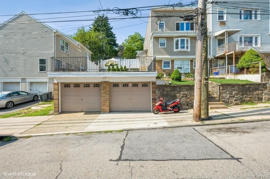 2. Multi Family Townhouse for Sale at Monastery Heights, Yonkers, NY 10703