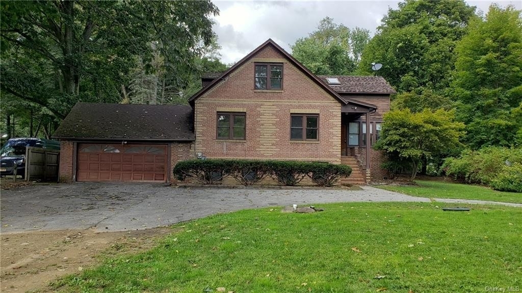 Single Family Home for Sale at Knapps Corner, Poughkeepsie, NY 12603