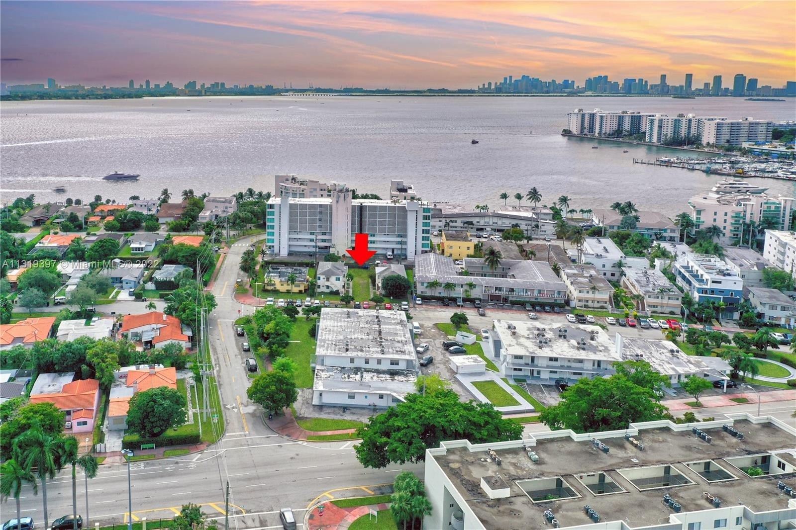 27. Multi Family Townhouse for Sale at Isle of Normandy Miami View, Miami Beach, FL 33141