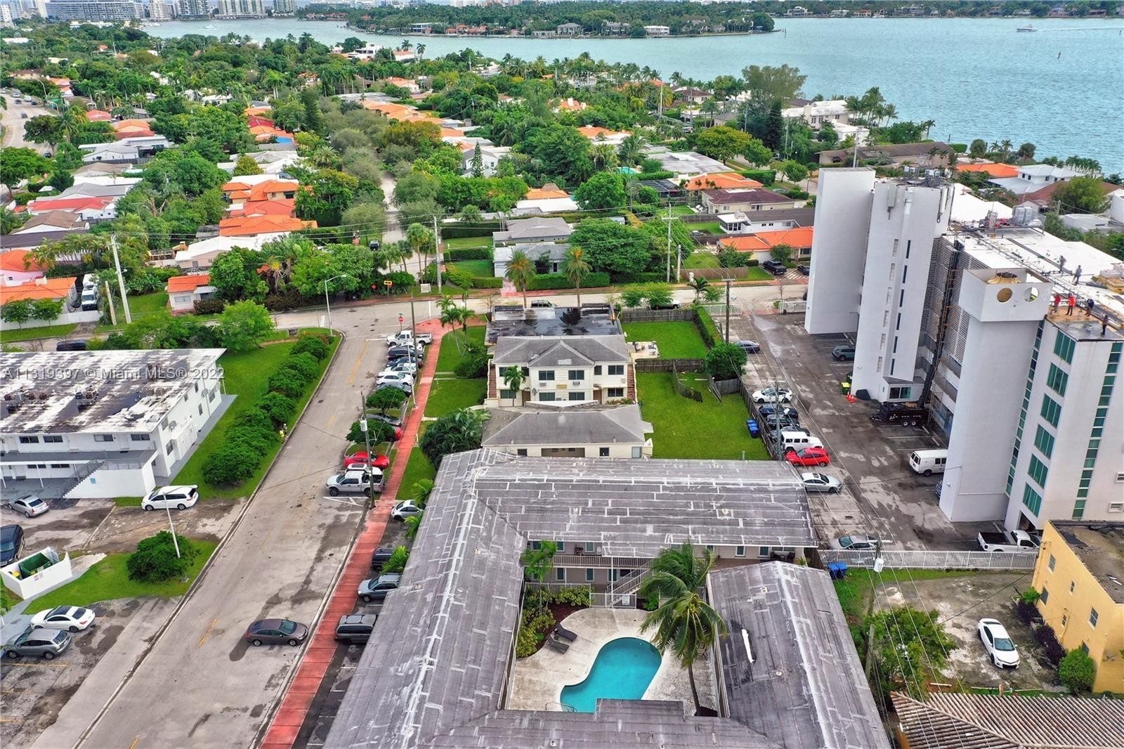 22. Multi Family Townhouse for Sale at Isle of Normandy Miami View, Miami Beach, FL 33141