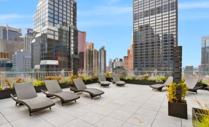15. Condominiums for Sale at Executive Plaza, 150 W 51ST ST, 1434 Midtown West, New York, NY 10019