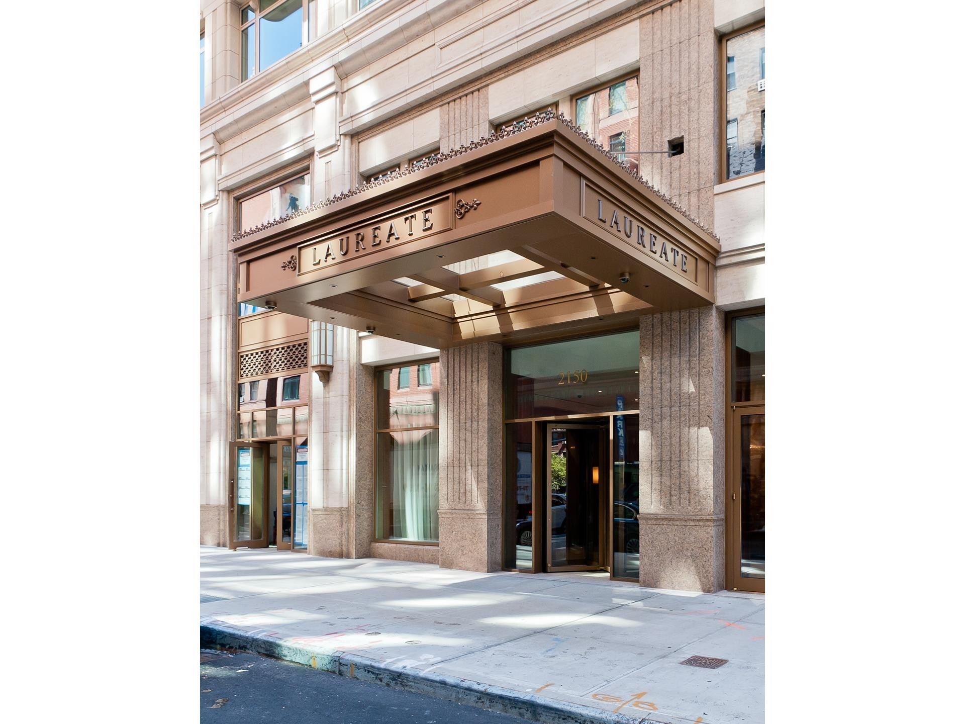12. Condominiums for Sale at The Laureate, 2150 BROADWAY, 11E Upper West Side, New York, NY 10023