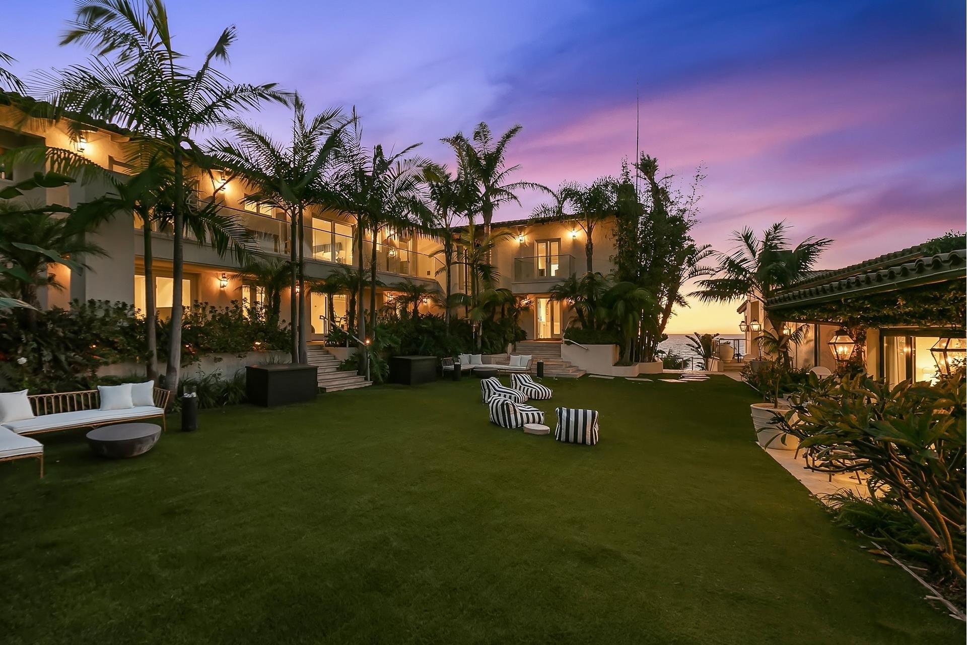 11. Single Family Homes for Sale at Redondo Beach, CA 90277