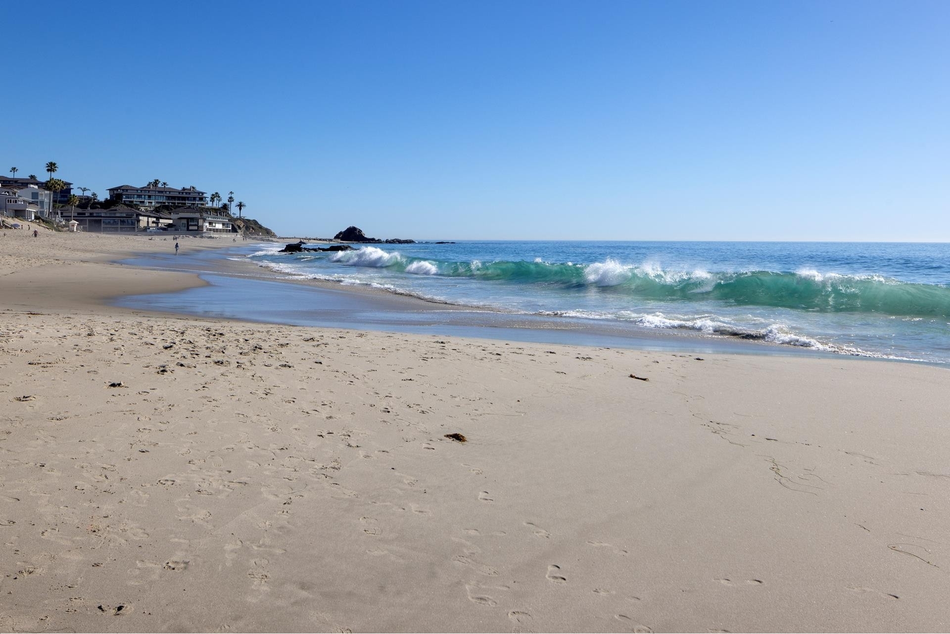 32. Single Family Homes for Sale at Victoria Beach, Laguna Beach, CA 92651
