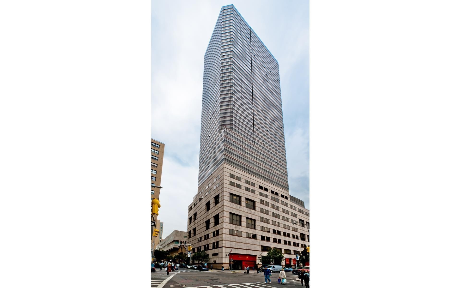 20. Condominiums for Sale at 3 Lincoln Center, 160 W 66TH ST, 59D Lincoln Square, New York, NY 10023