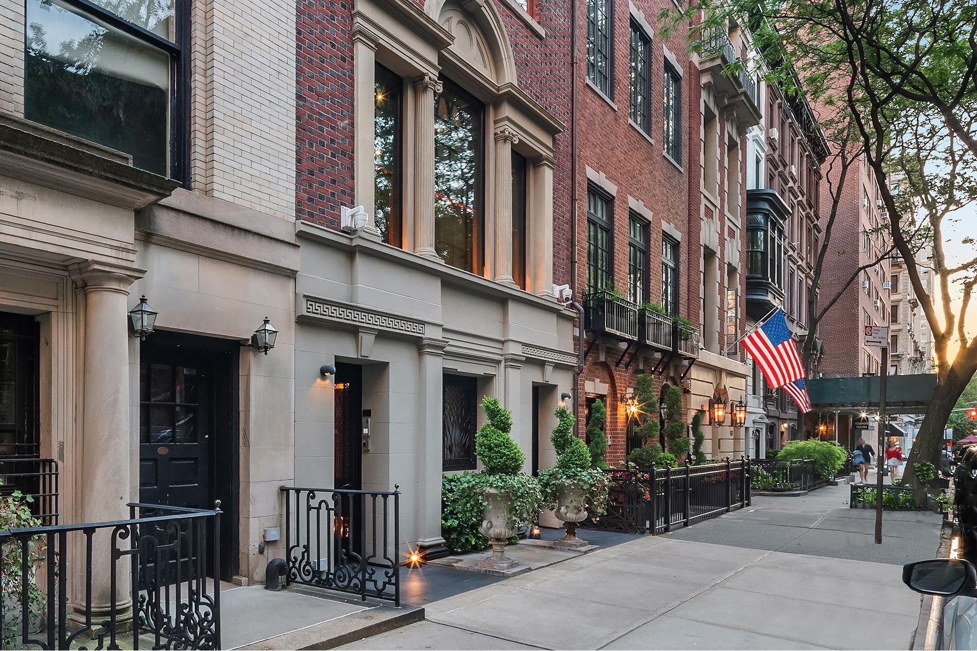 25. Single Family Townhouse for Sale at 48 E 81ST ST, TOWNHOUSE Upper East Side, New York, NY 10028