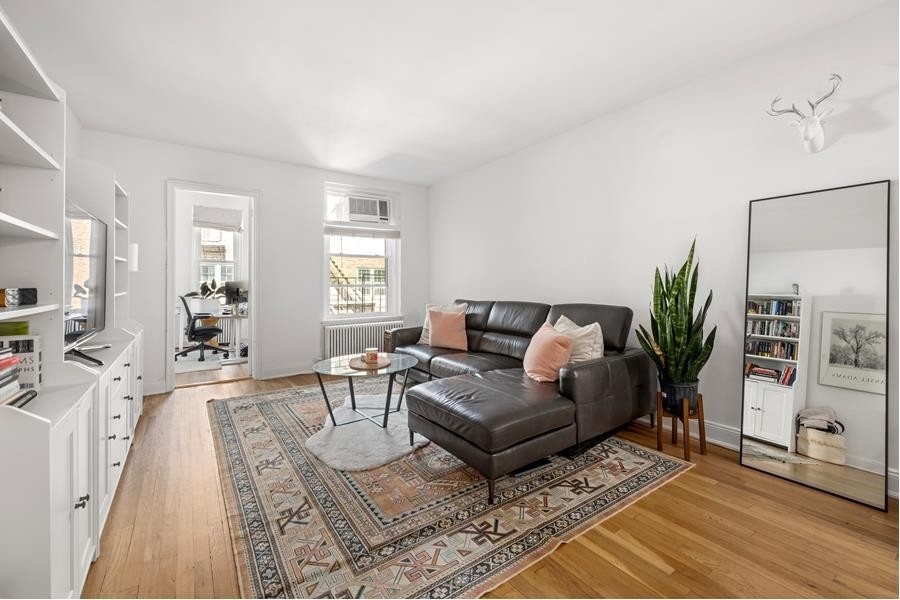 Co-op Properties for Sale at 523-533 EAST 84TH S, 529 E 84TH ST, 4B Yorkville, New York, NY 10028
