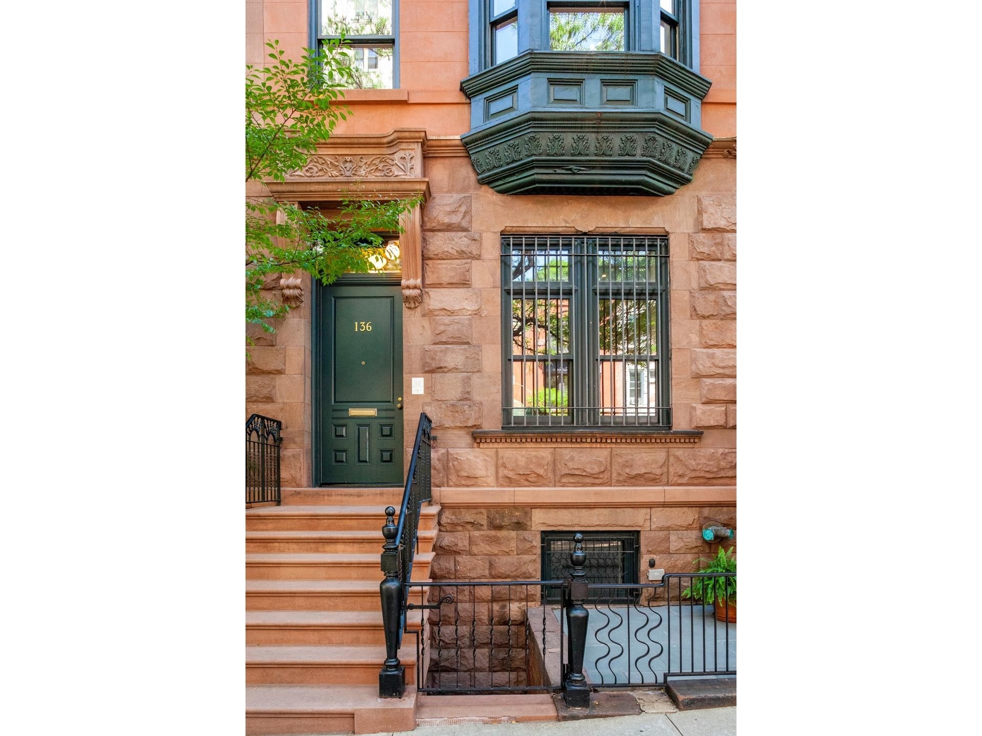 Single Family Townhouse for Sale at 136 MANHATTAN AVE, TOWNHOUSE Manhattan Valley, New York, NY 10025