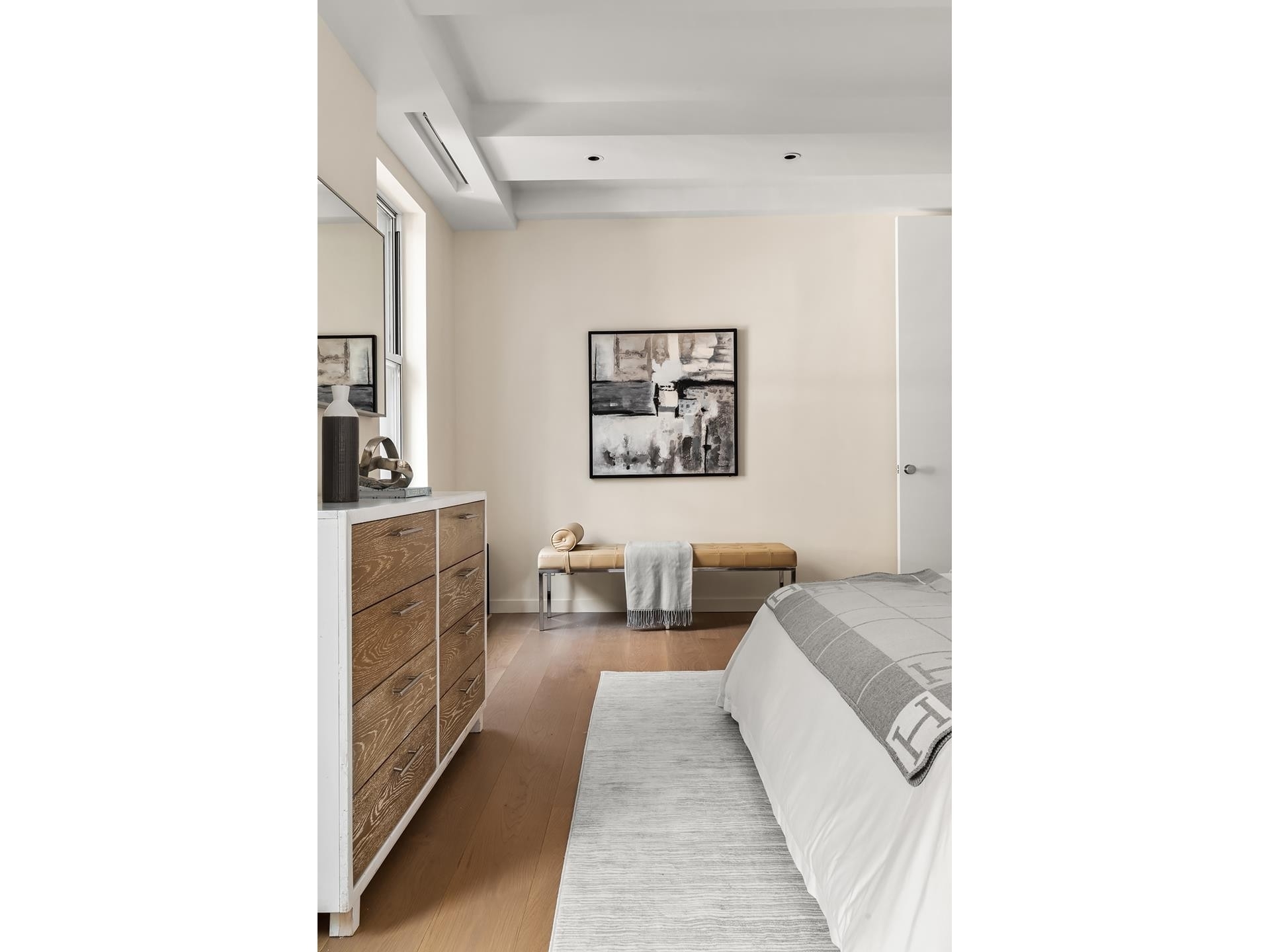 18. Condominiums for Sale at 40 E 62ND ST, 5W Lenox Hill, New York, NY 10065