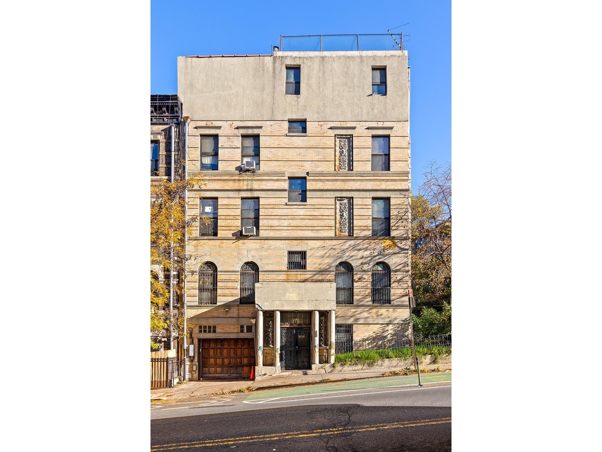 Multi Family Townhouse for Sale at 815 RIVERSIDE DR, TOWNHOUSE Washington Heights, New York, NY 10032