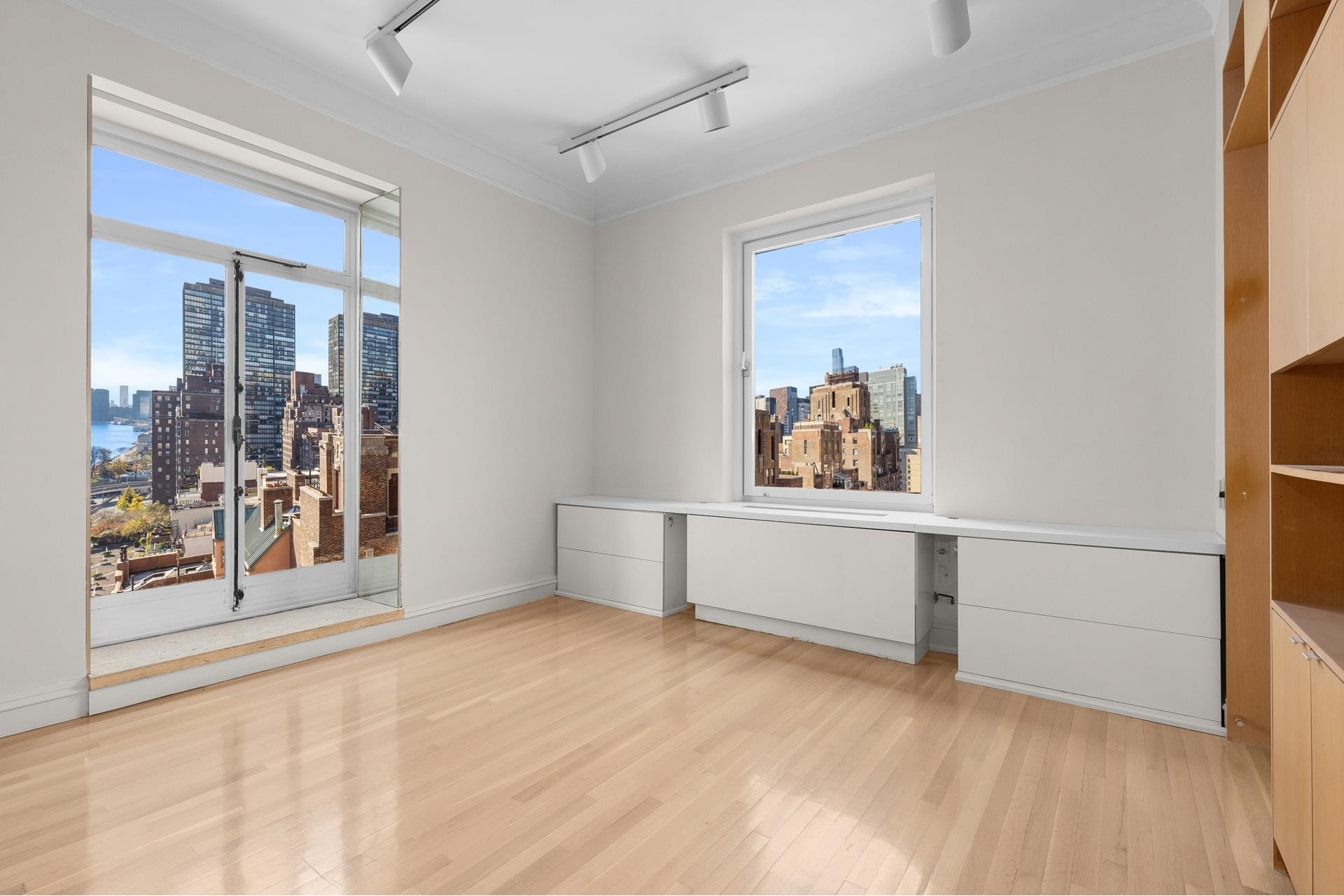 22. Co-op Properties for Sale at RIVER HOUSE, 435 E 52ND ST, 15A Beekman, New York, NY 10022