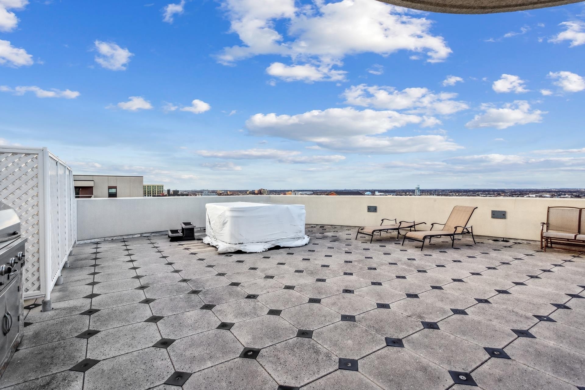 27. Condominiums for Sale at 403 E Boardwalk , 801 Central District, Long Beach, NY 11561