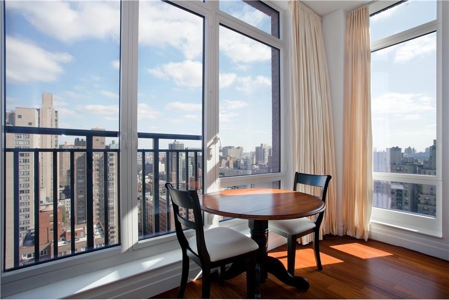 2. Condominiums for Sale at 45 PARK AVE, PH03 Murray Hill, New York, NY 10016