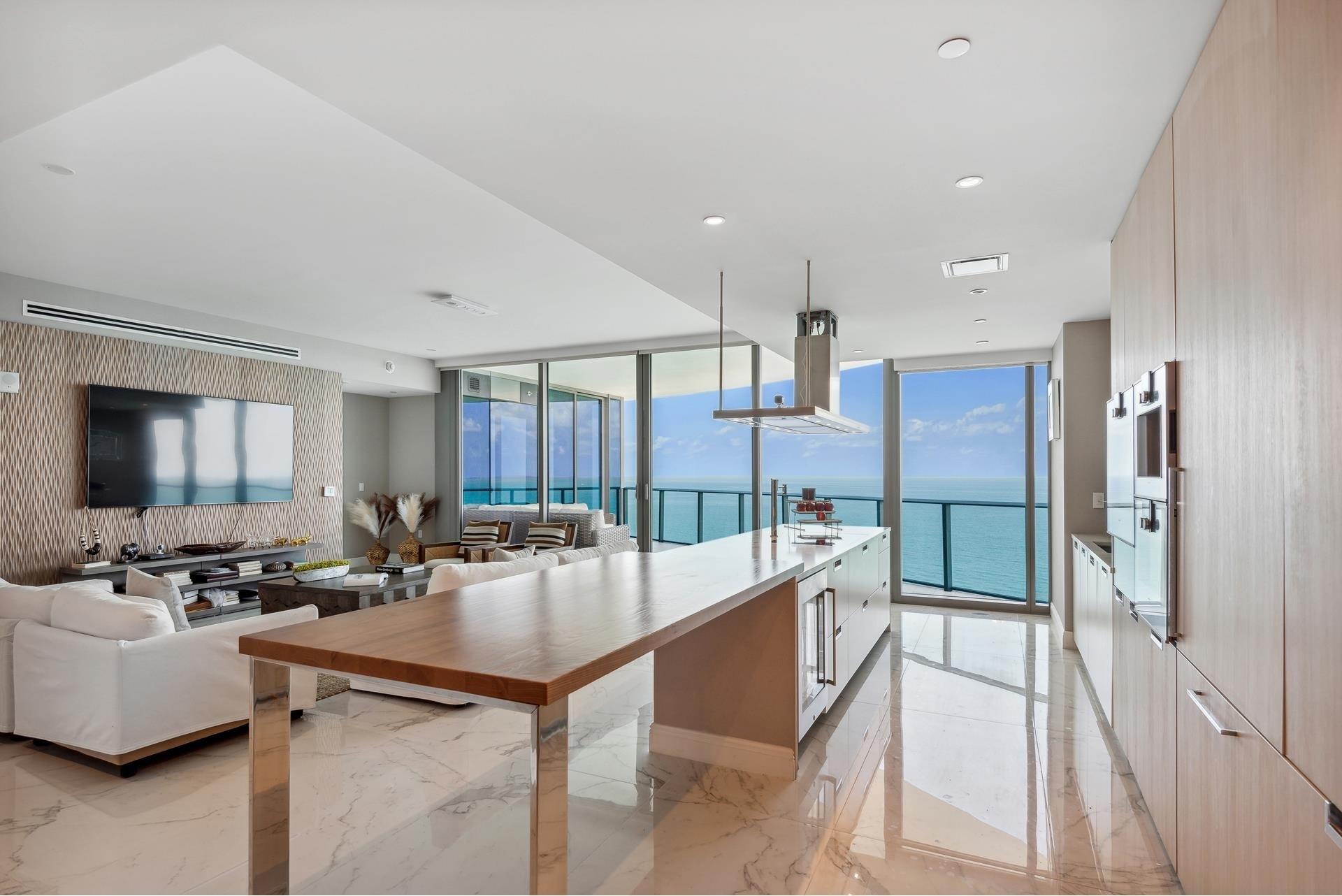 8. Condominiums for Sale at 15701 Collins Ave, 2902 Sunny Isles Beach, FL 33160
