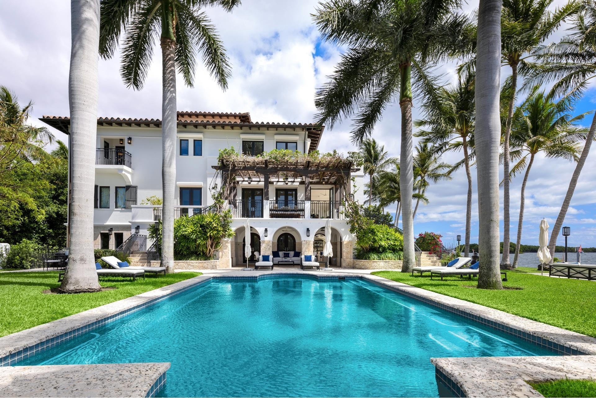 5. Single Family Homes for Sale at Southwest Coconut Grove, Miami, FL 33133