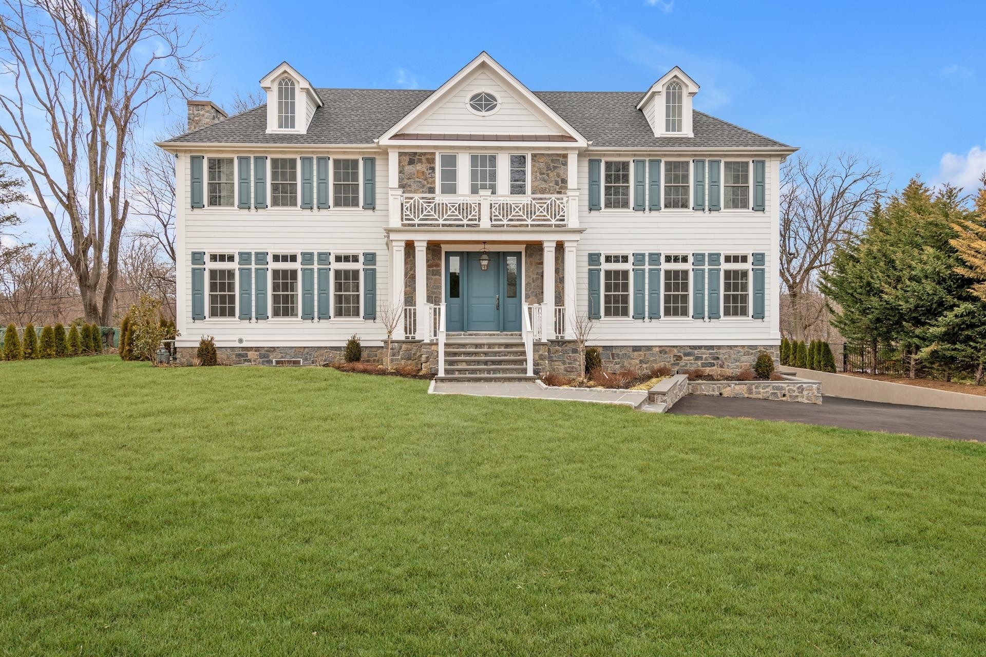 Single Family Home for Sale at Flower Hill, Manhasset, NY 11030