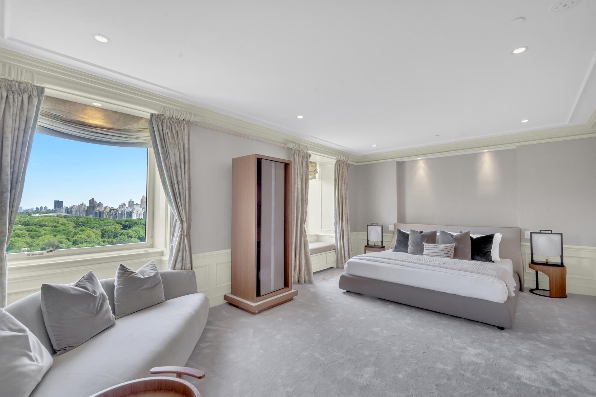 6. Condominiums for Sale at Residences At Ritz-Carlton, 50 CENTRAL PARK S, 24B Central Park South, New York, NY 10019