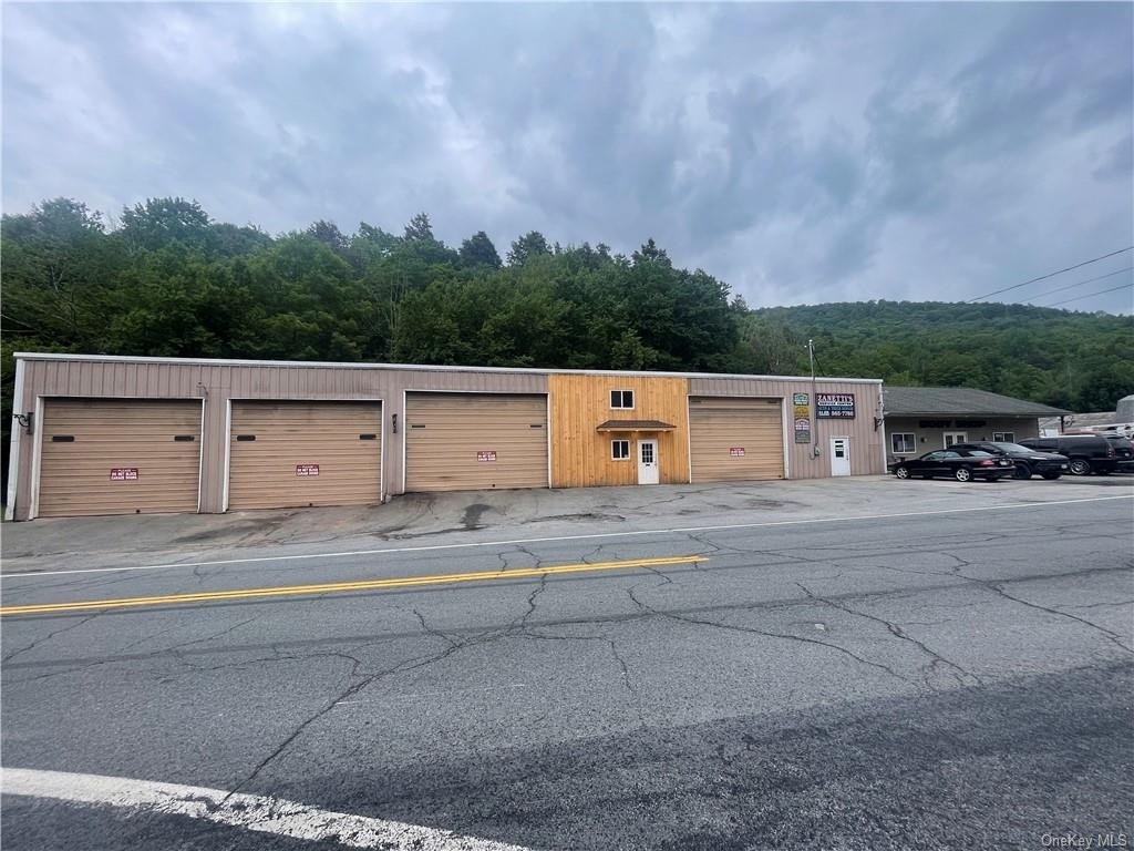 7922 State Route 55 Grahamsville, NY 12740