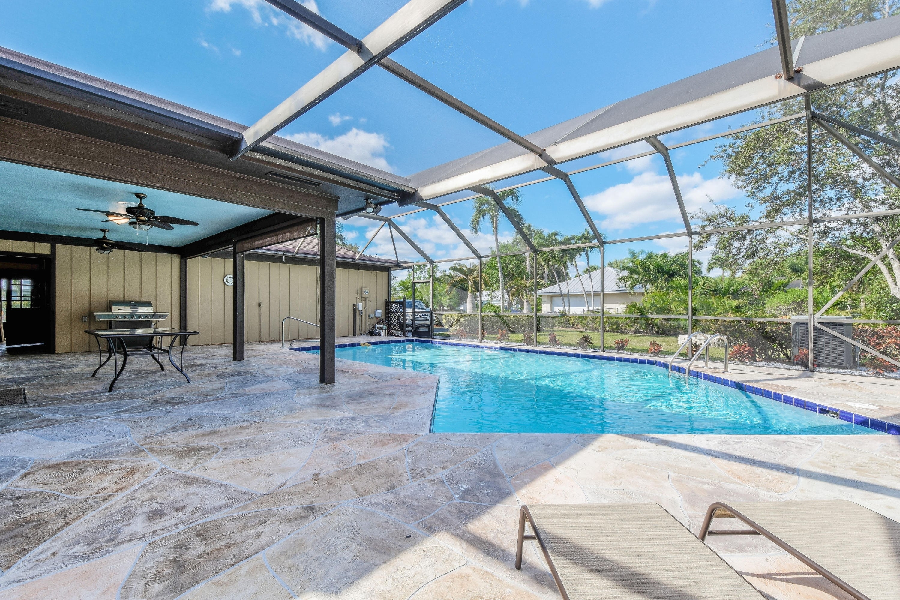 23. Single Family Homes at Tequesta