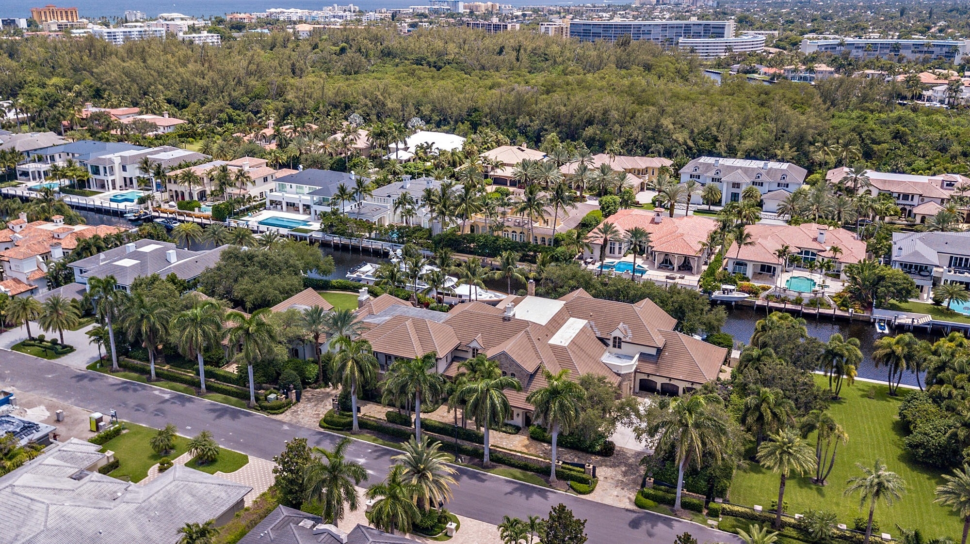 25. Single Family Homes for Sale at Royal Palm Yacht and Country Club, Boca Raton, Florida 33432
