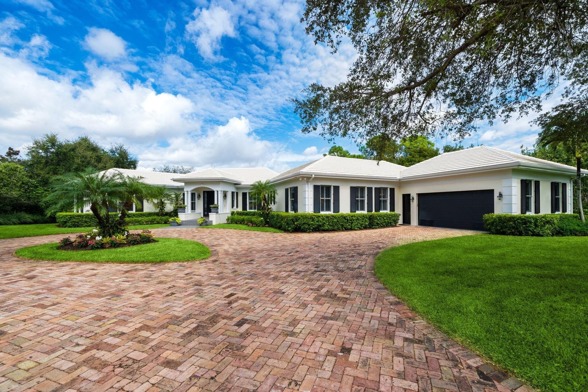 Single Family Home for Sale at Village Of Golf, Florida 33436