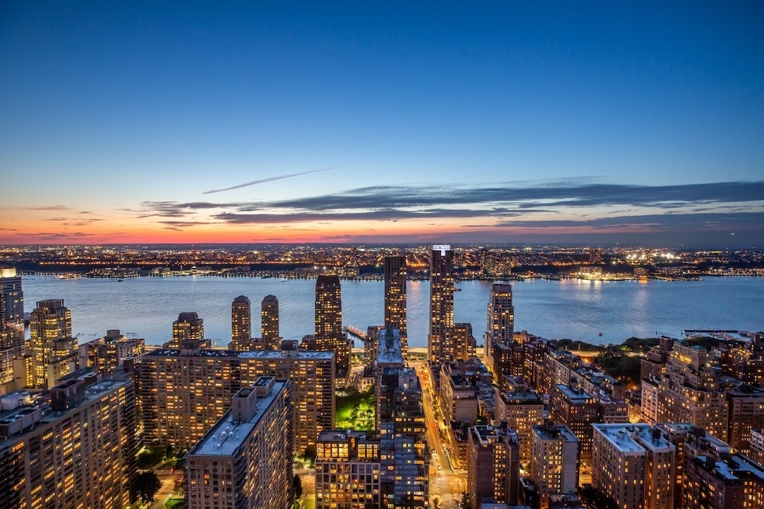 3. Condominiums for Sale at 200 AMSTERDAM AVE, 48A Lincoln Square, New York, New York 10024