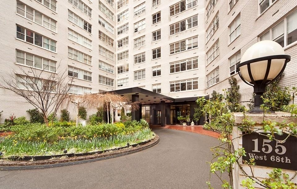 Property at DORCHESTER TOWERS, 155 West 68th St, 31A New York