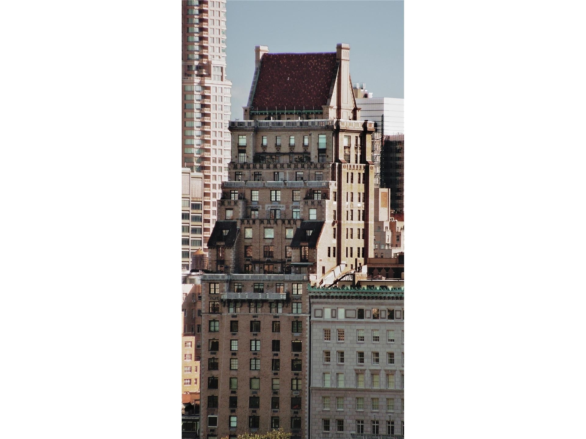 building at 825 Fifth Avenue, Lenox Hill, New York, NY 10065