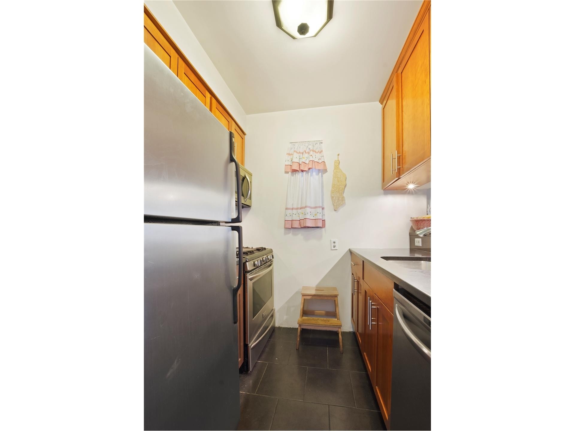 3. Rentals at 64 West 84th St, 5 New York