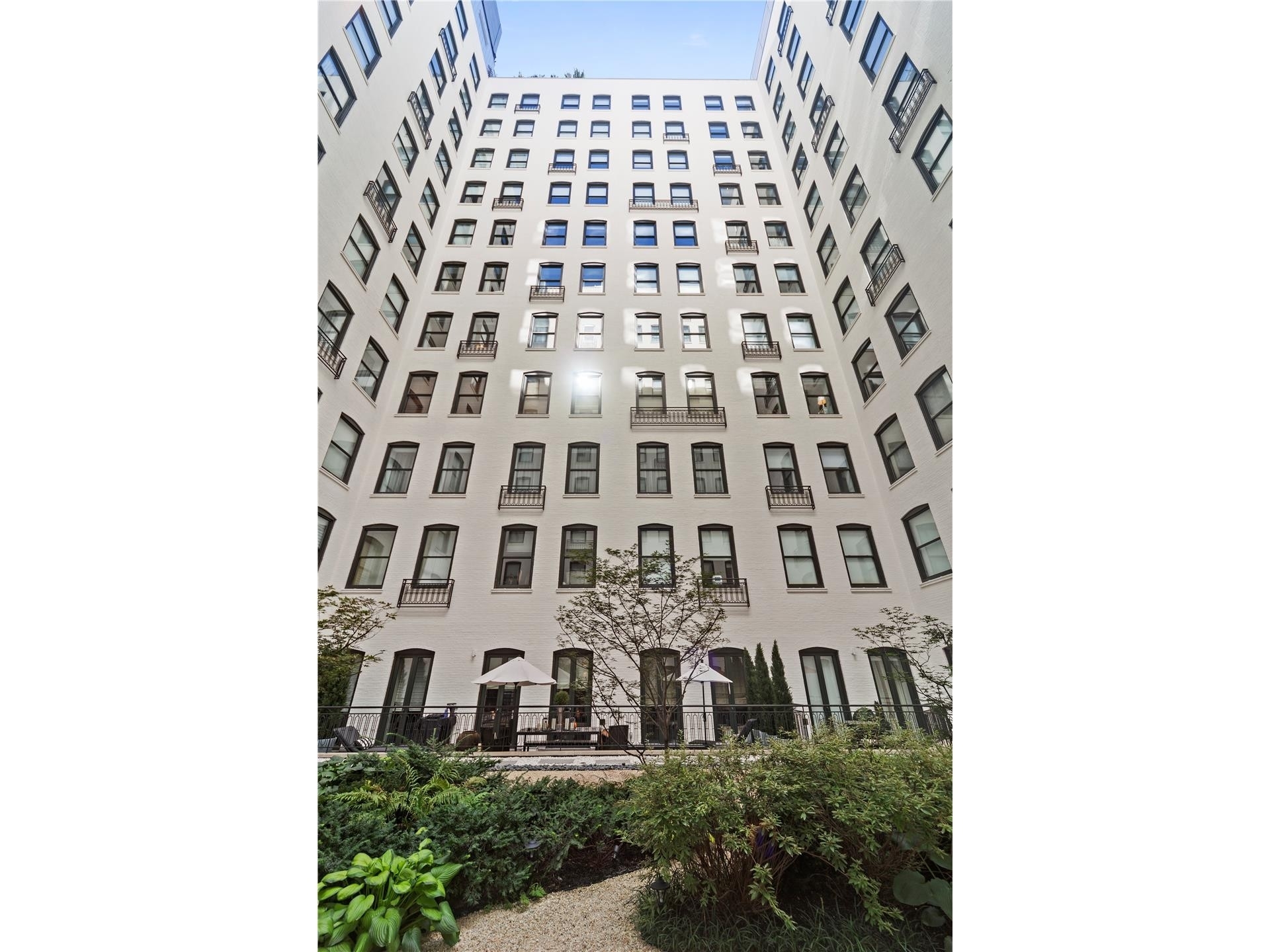 9. Condominiums at 225 Fifth Avenue, 3H New York