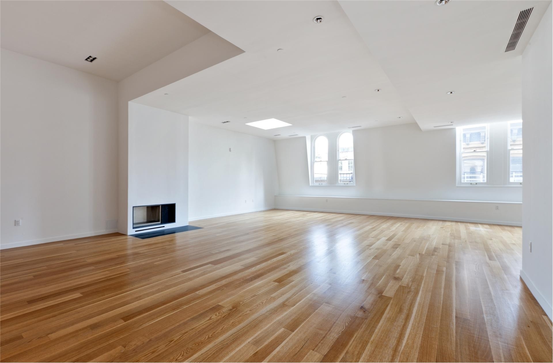 1. Rentals at 105 Franklin St, PTHSE5/6 New York