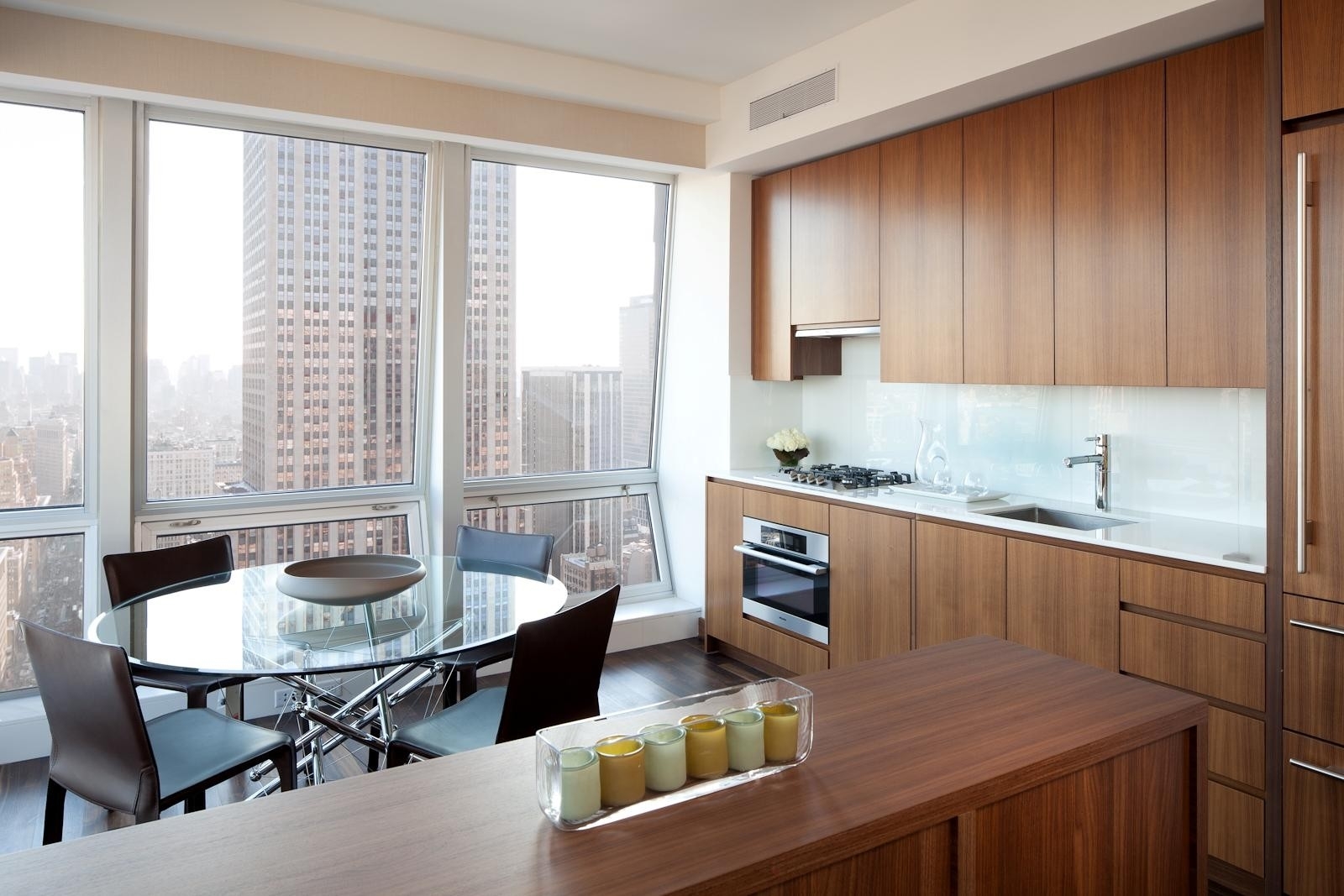Condominium at 400 Fifth Avenue, 52G New York