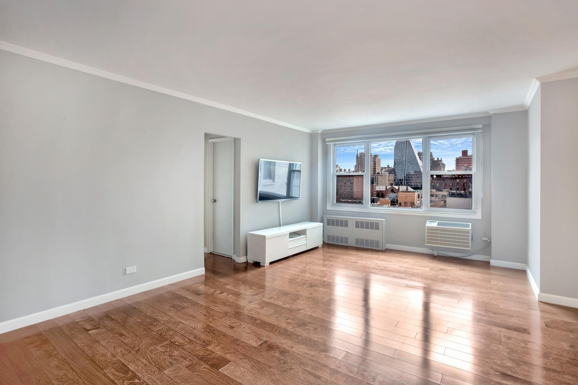 1. Co-op Properties at THE VERMEER, 77 Seventh Avenue, 14V New York
