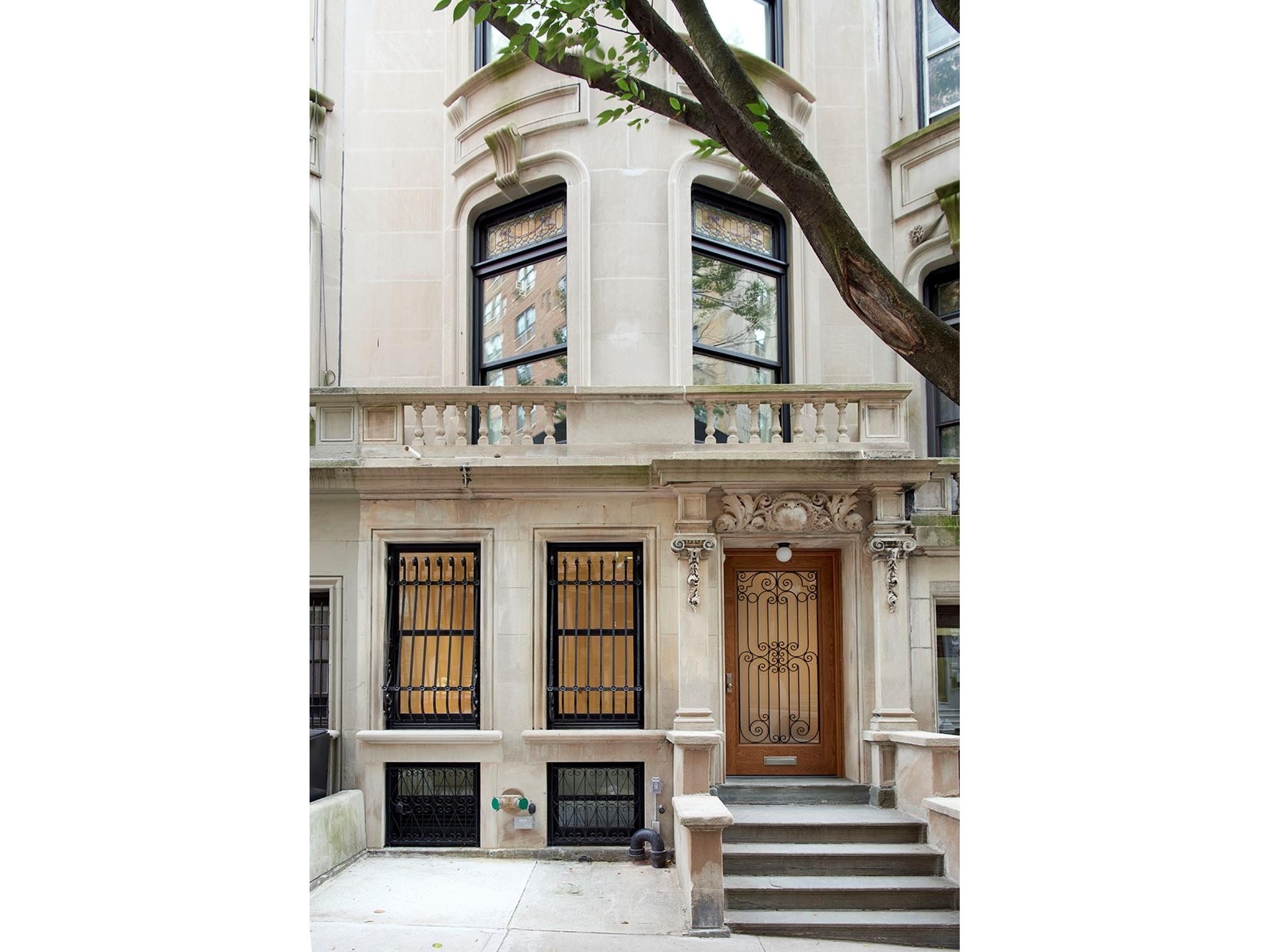 Single Family Townhouse at Upper West Side, New York