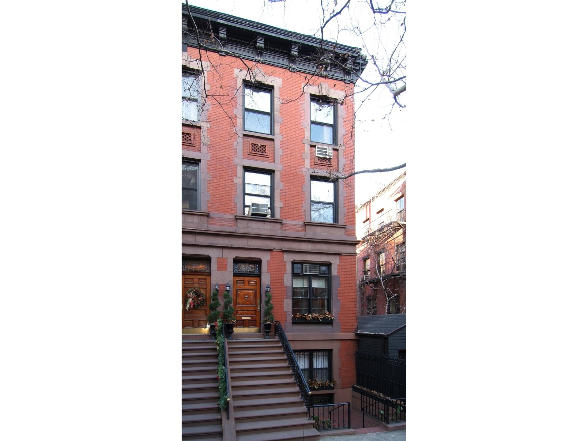 Single Family Townhouse at Upper East Side, New York